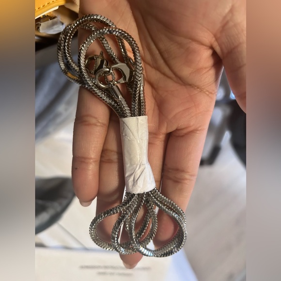 Charles and Keith hand bag *BRAND NEW - Picture 5 of 5